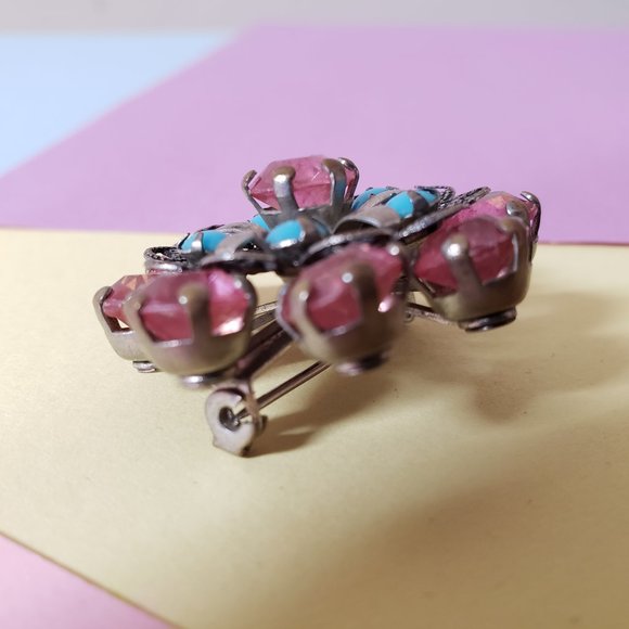 Quirky pink and blue pin! - Picture 3 of 4